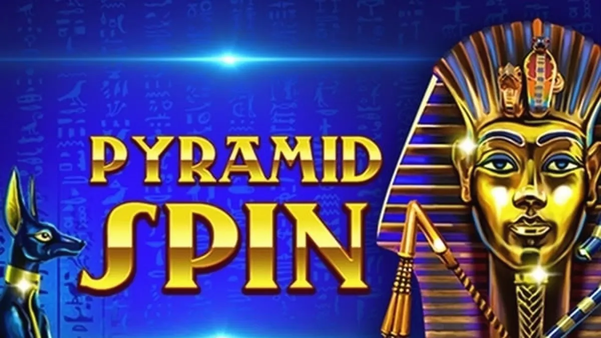 Tampilan visual gulungan slot Pyramid Spin dengan latar belakang gurun kuno